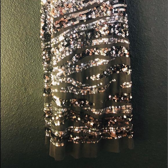 Top - Picture 2 of 7